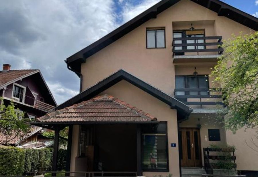 Dana apartman