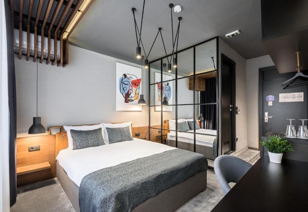 7 Rooms Suites