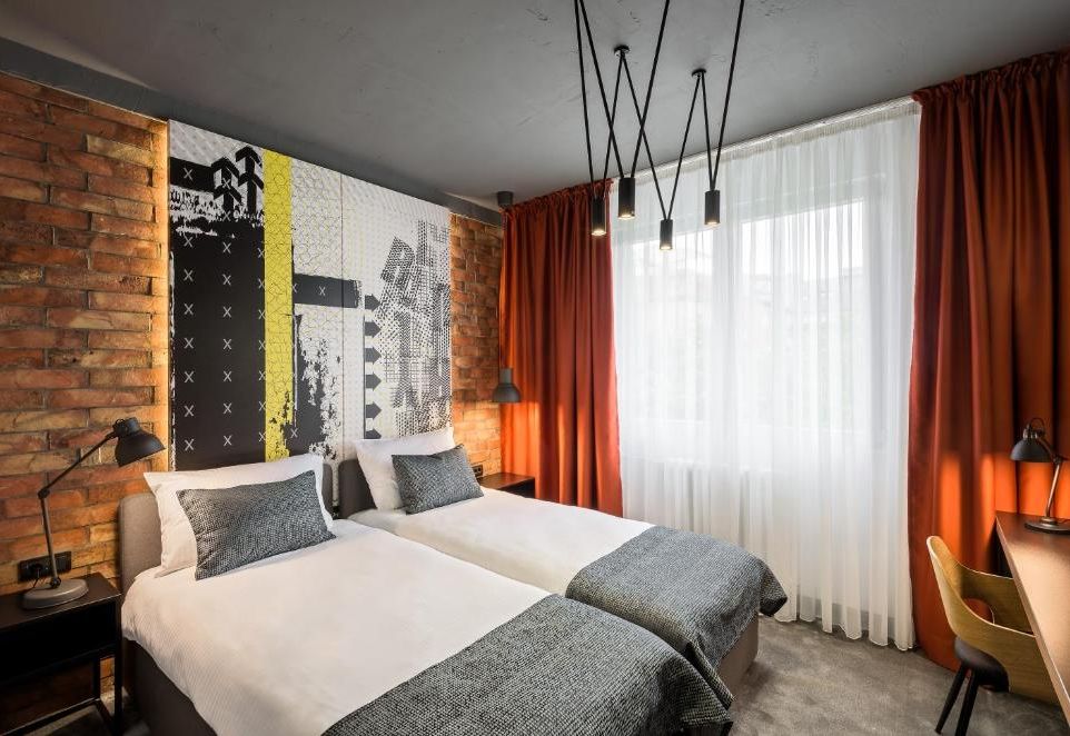 7 Rooms Suites