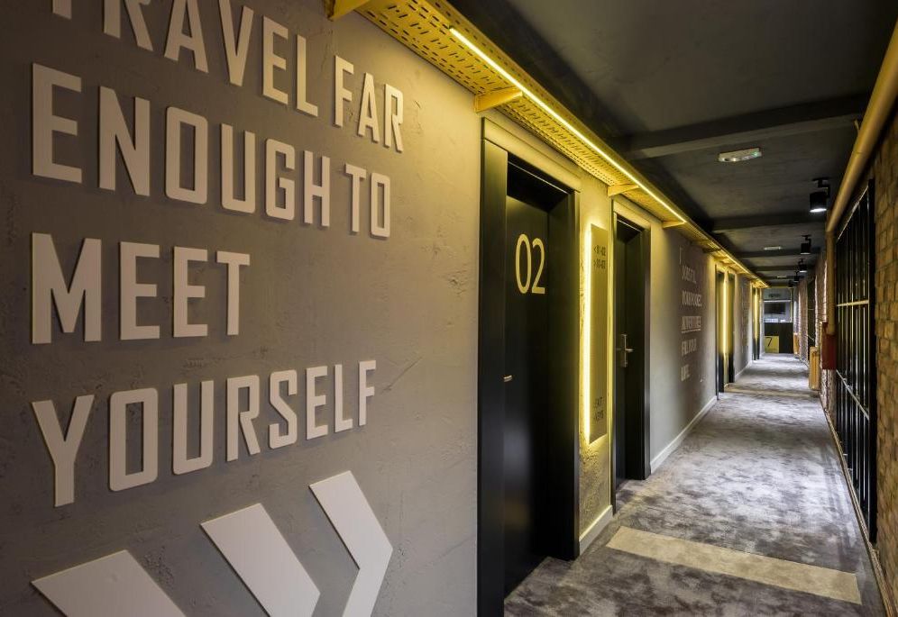 7 Rooms Suites