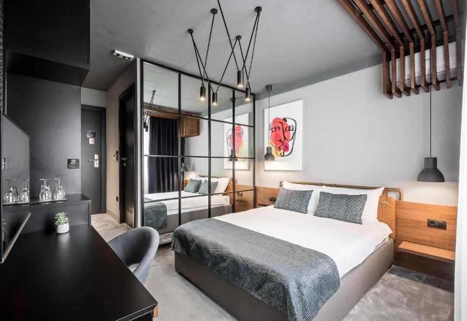7 Rooms Suites