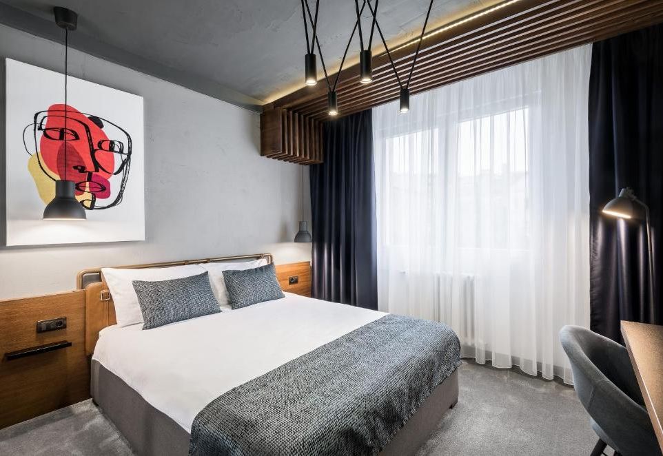 7 Rooms Suites