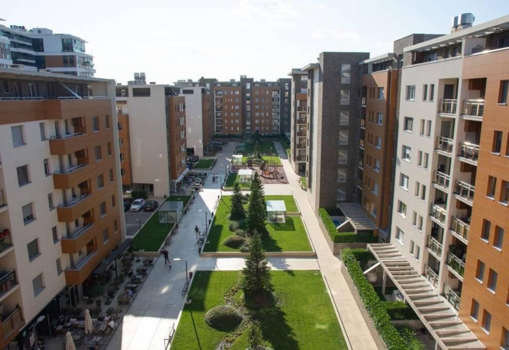 A Blok New Modern - Free garage parking, comfortable, quiet with a park view