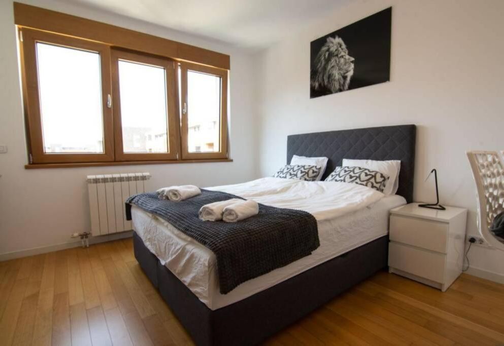 A Blok New Modern - Free garage parking, comfortable, quiet with a park view