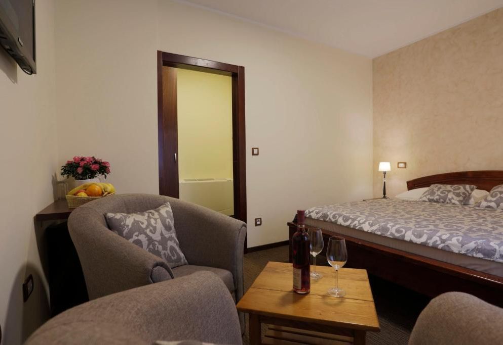 Accommodation Tara