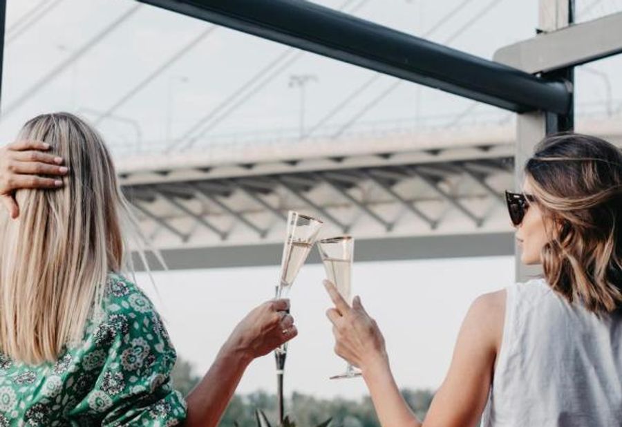 ADA MOMENT Splav- kuca na reci Beograd- Floating House on SAVA RIVER ,Belgrade