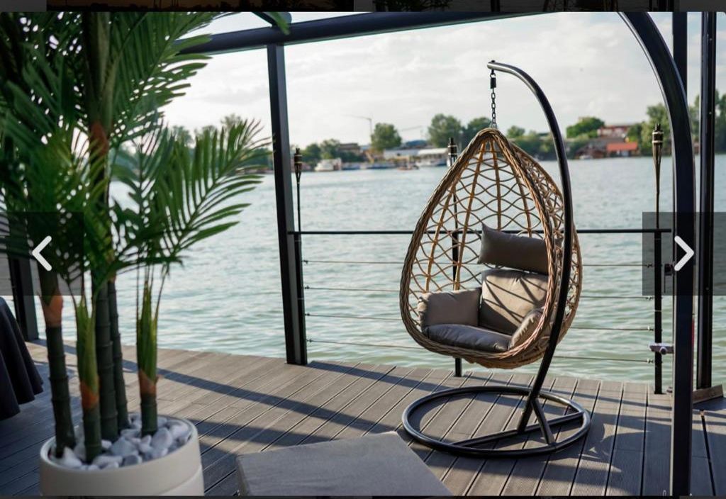 ADA MOMENT Splav- kuca na reci Beograd- Floating House on SAVA RIVER ,Belgrade