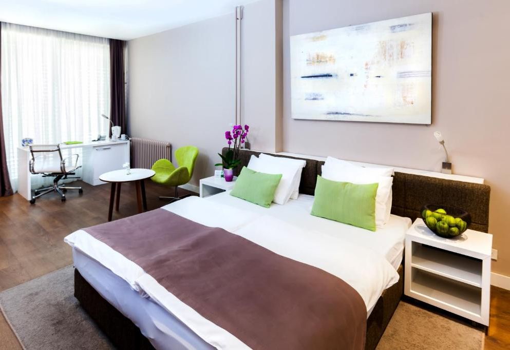 Adresa Suites
