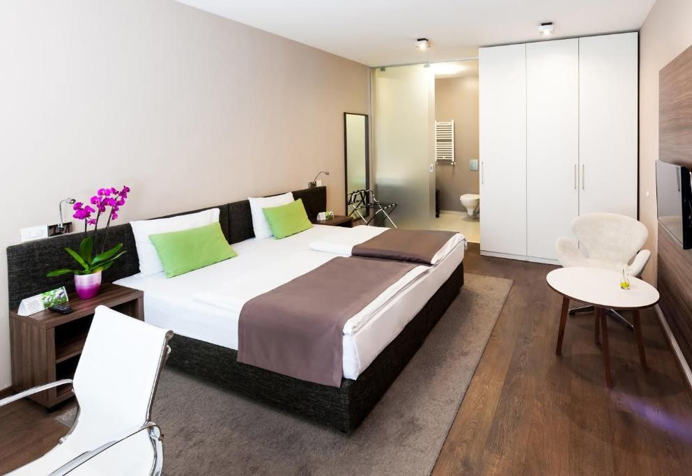 Adresa Suites
