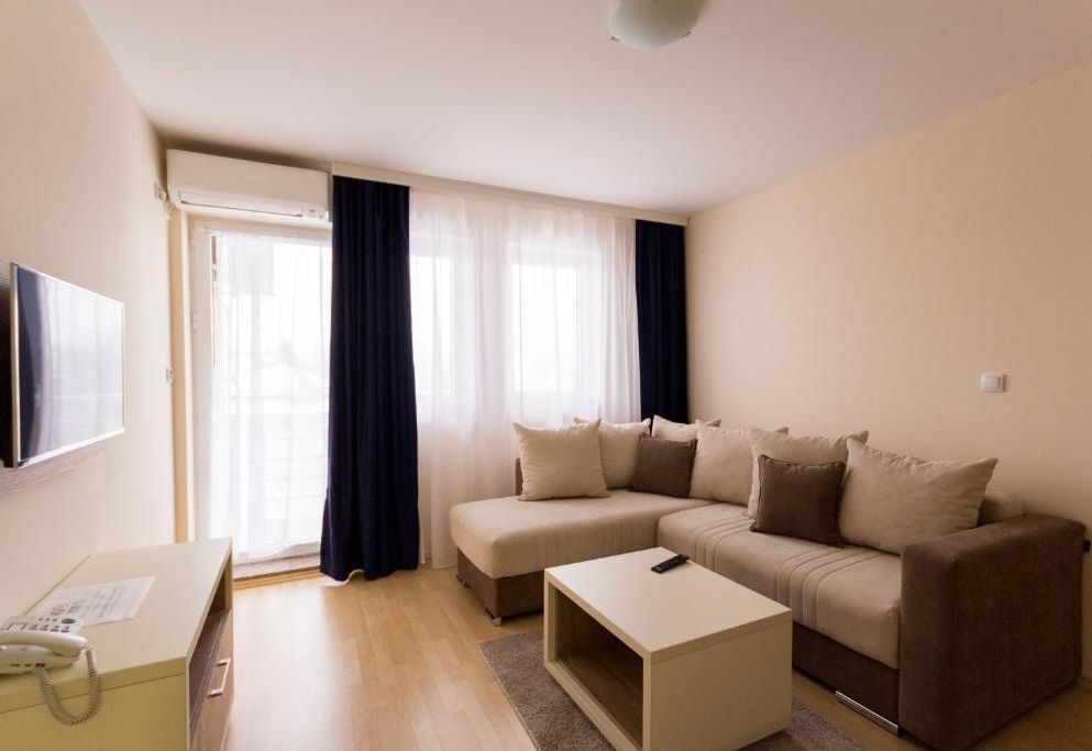 Airport Hotel Garni