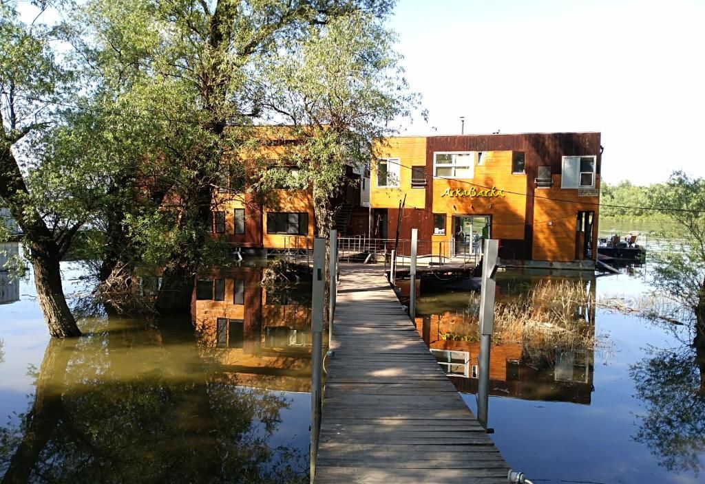 ArkaBarka 2- Floating Dream Rooms and Apartments