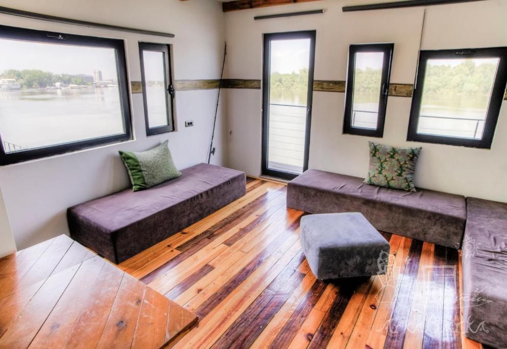ArkaBarka 2- Floating Dream Rooms and Apartments