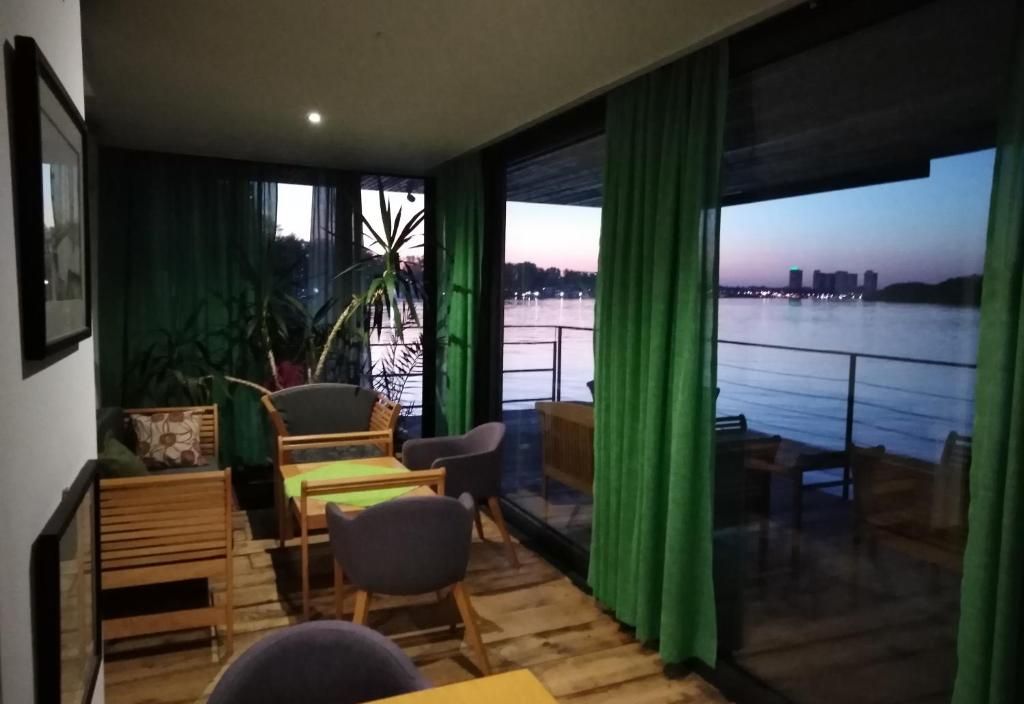 B&B Botel Charlie
