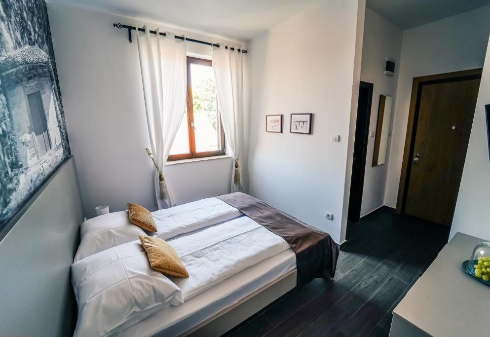 Bagrina Suites