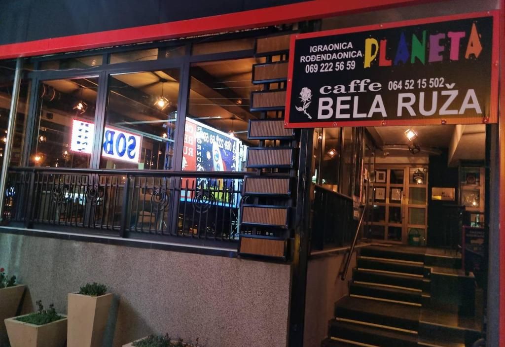 Bela Ruža