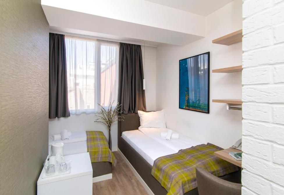 Belgrade Inn Garni Hotel