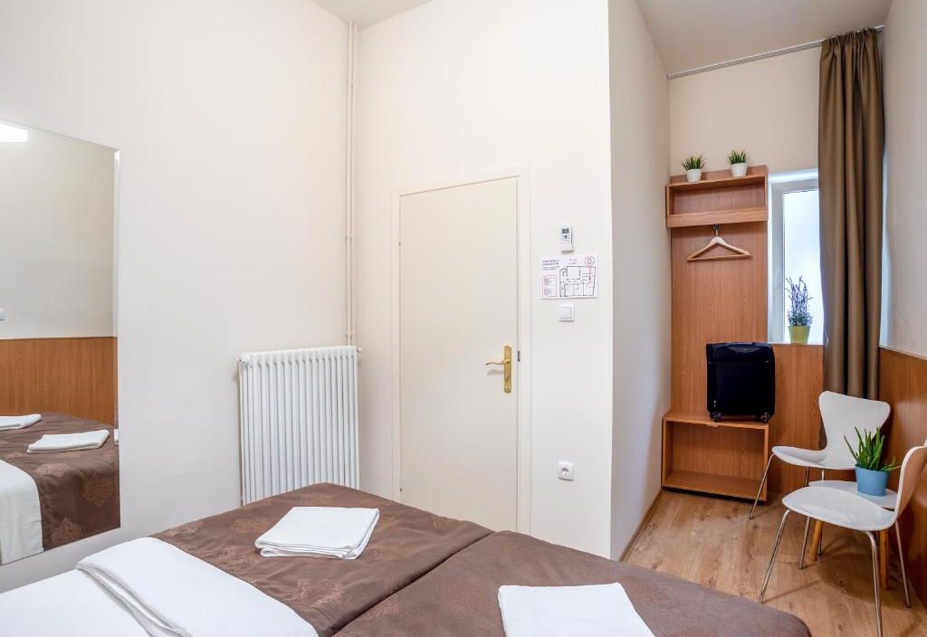 Booking En Suite