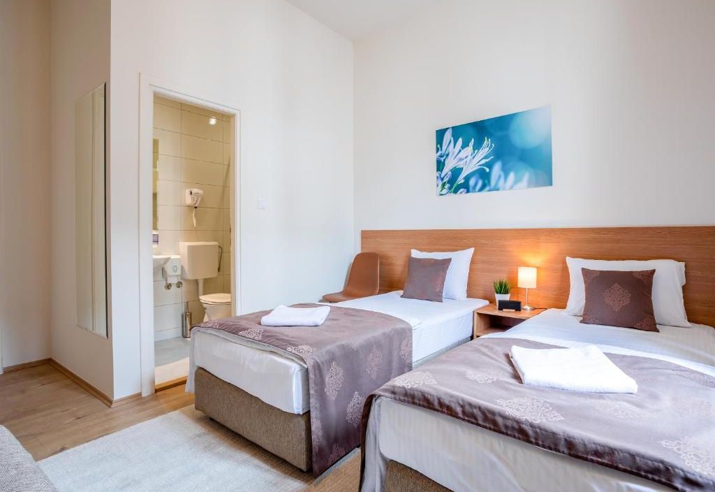 Booking En Suite