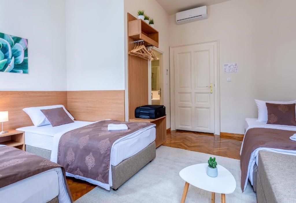 Booking En Suite