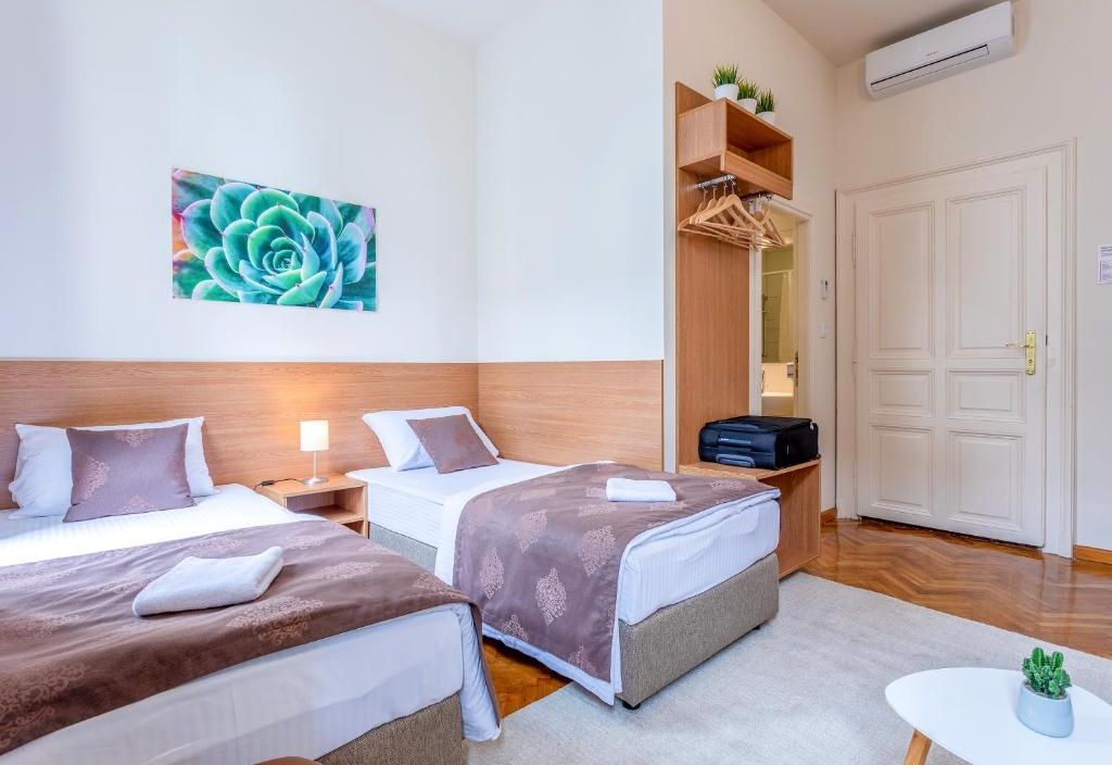 Booking En Suite