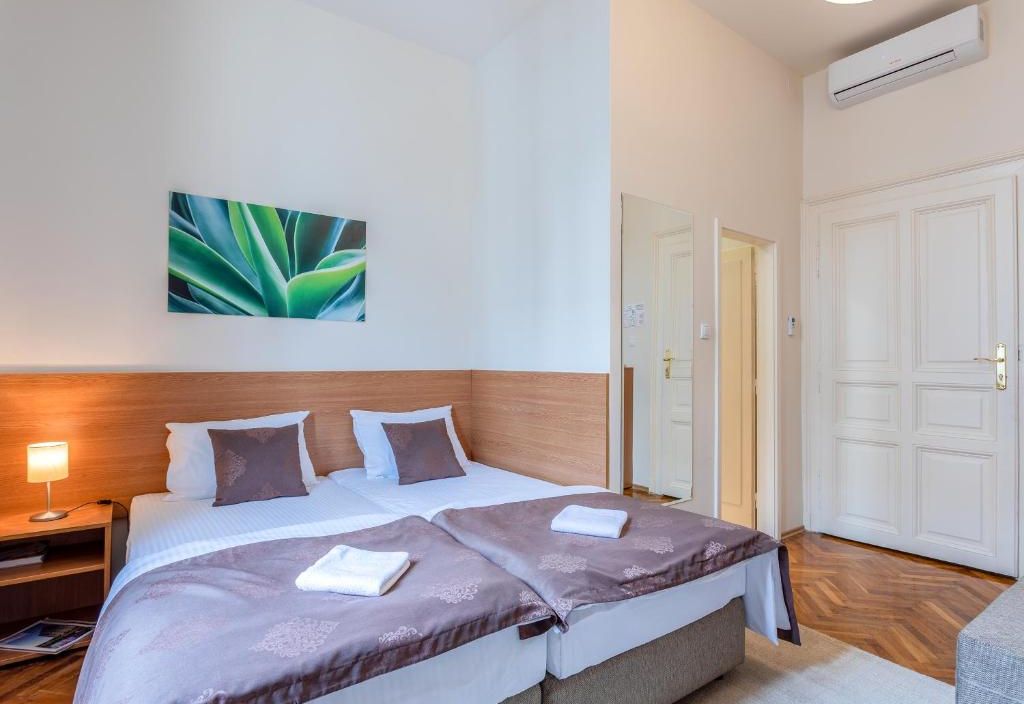 Booking En Suite
