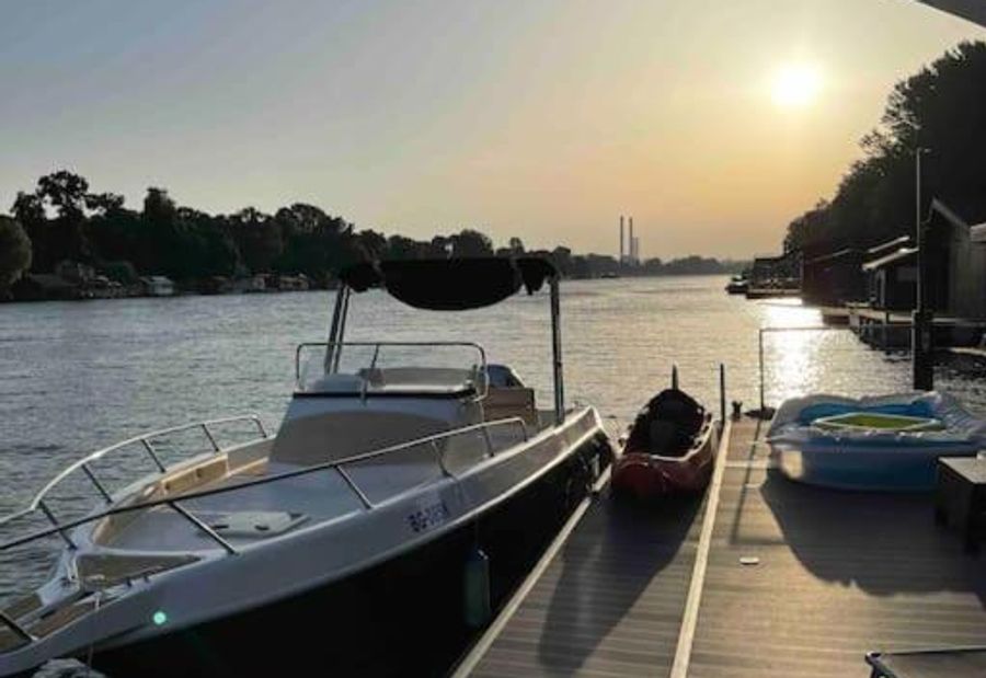 Buena Vista- Floating house Belgrade Sava River