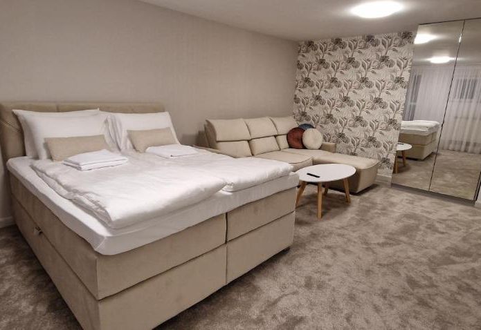 Carice Milice Old Town Residence