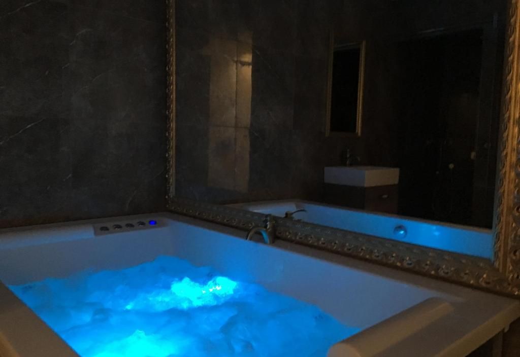 Central Business Apartments Jacuzzi