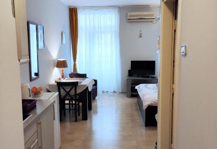 City Center Lovely Studio Apartment