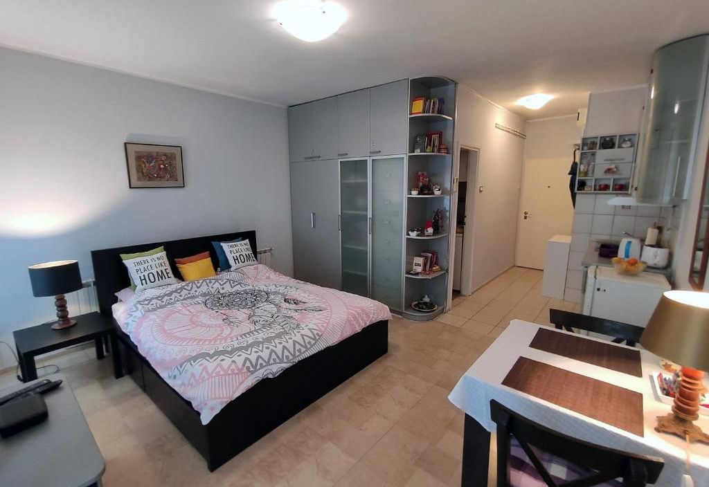 City Center Lovely Studio Apartment