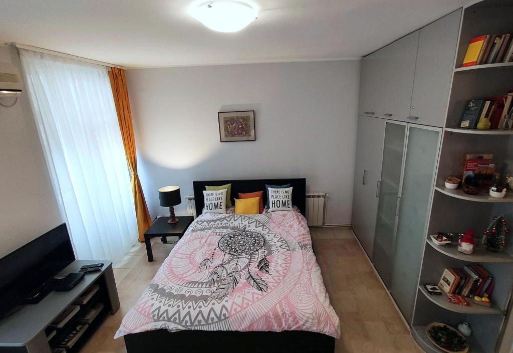 City Center Lovely Studio Apartment