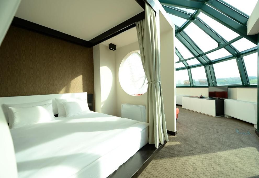 Hotel Hedonic
