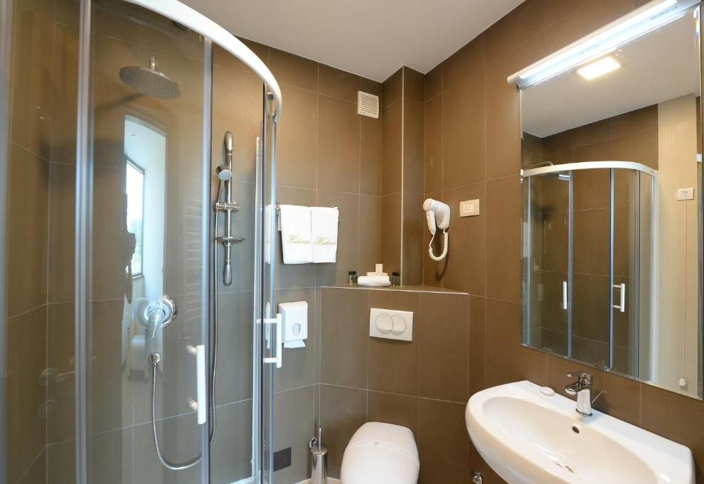 Hotel Hedonic