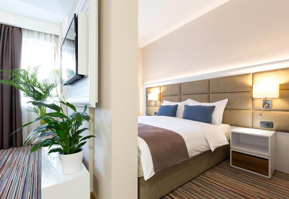 Hotel TESLA - Smart Stay Garni