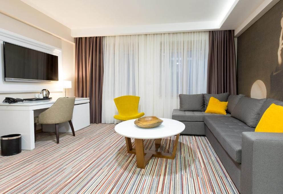 Hotel TESLA - Smart Stay Garni