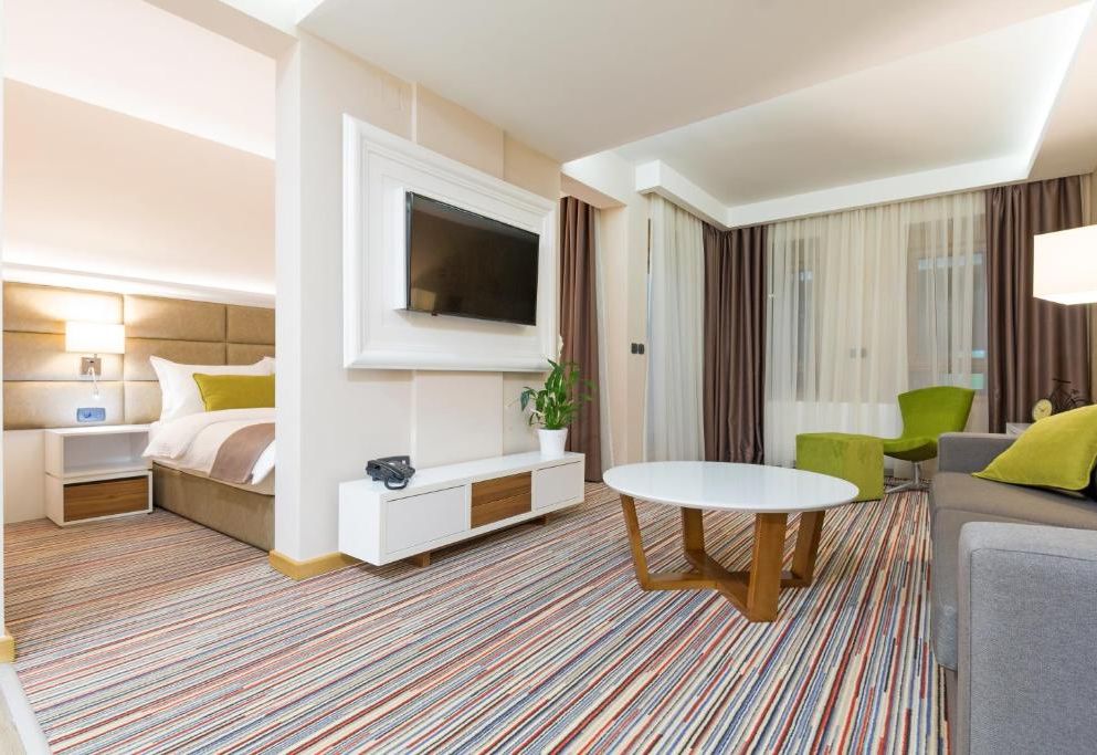 Hotel TESLA - Smart Stay Garni