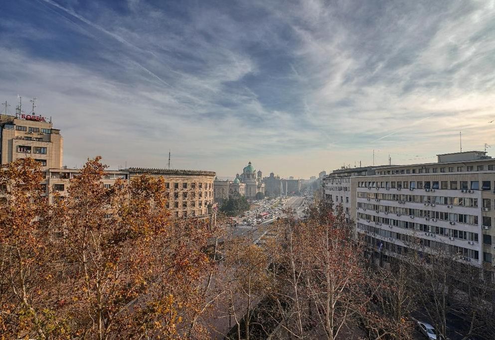 Maccani Black Luxury Suites