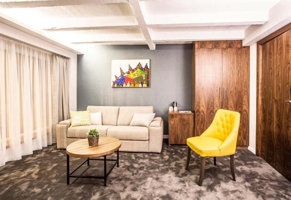 Nomad Luxury Suites