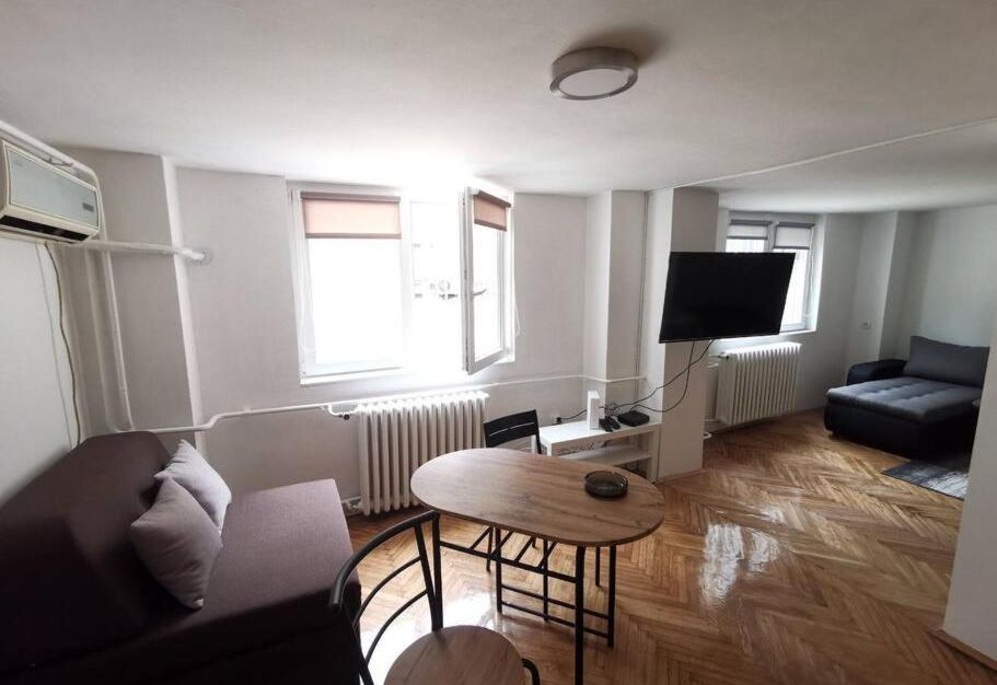 Nov apartman u mirnoj ulici u centru Beograda