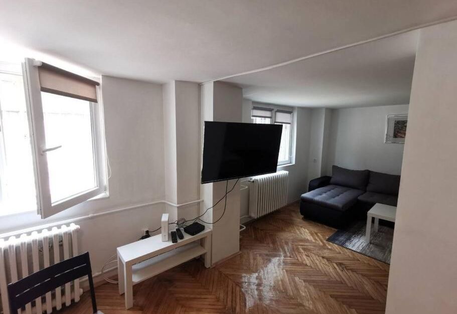 Nov apartman u mirnoj ulici u centru Beograda