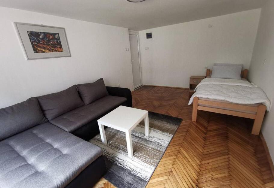 Nov apartman u mirnoj ulici u centru Beograda