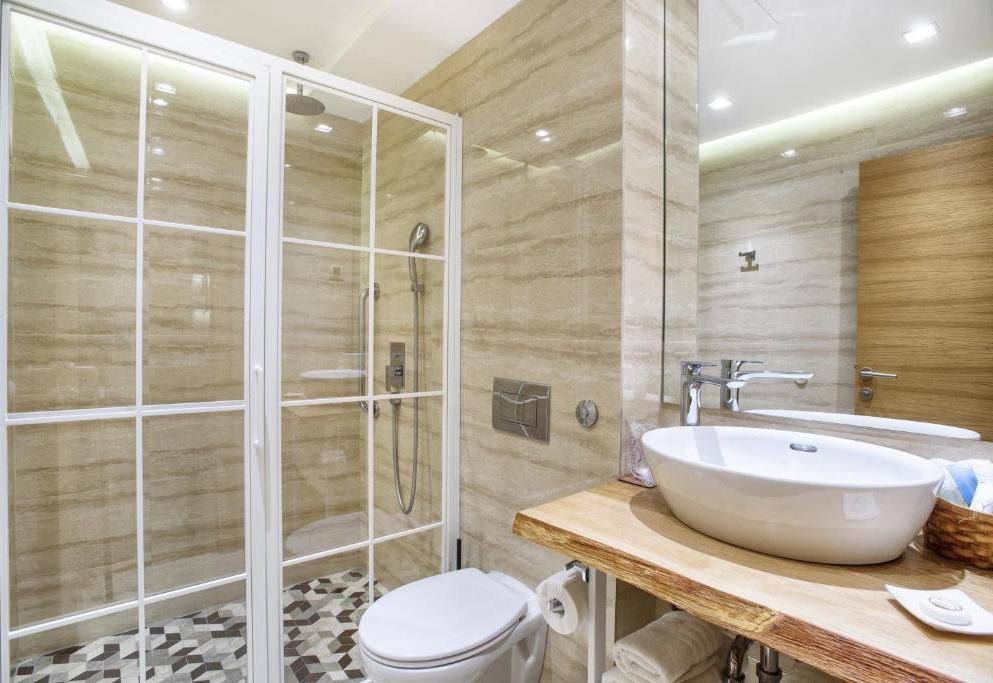 One Luxury Suites