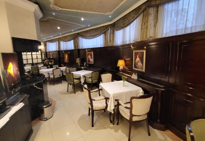 Queen's Astoria Design Hotel