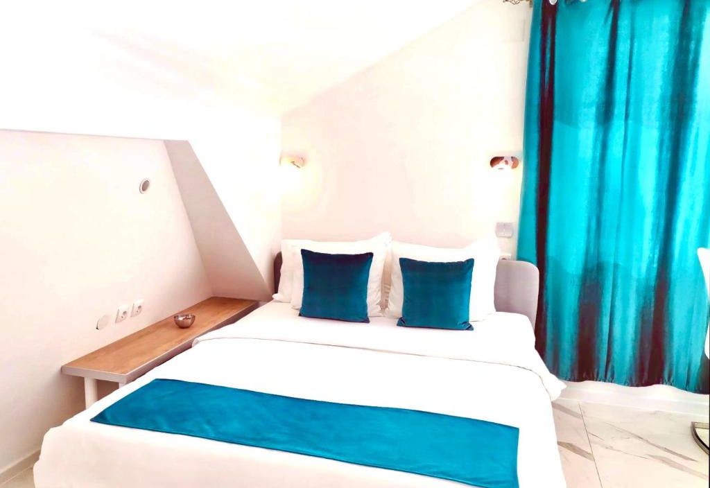 Seven Luxury Suites