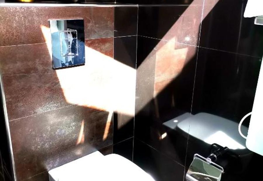 Seven Luxury Suites