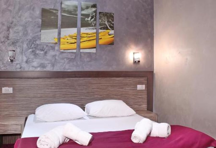Side One Design Hotel Garni