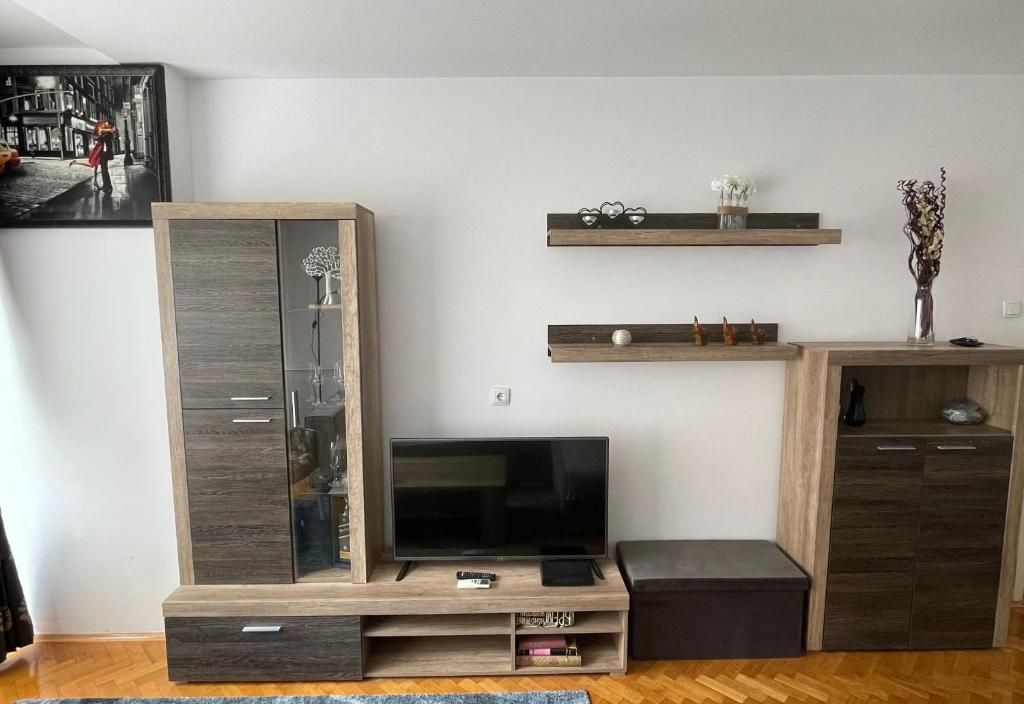 Tommy Apartment