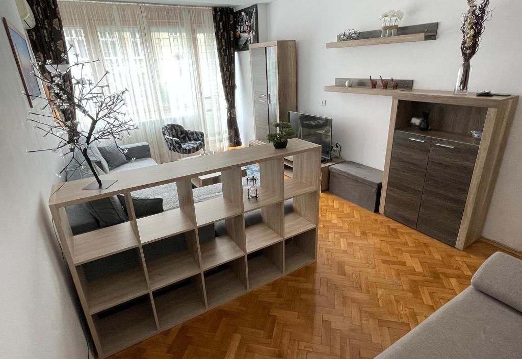 Tommy Apartment