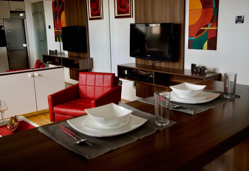 TRIANGLE CITY Apartment 1