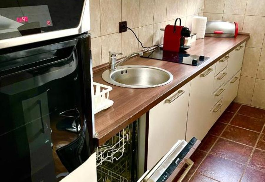 TRIANGLE CITY Apartment 1